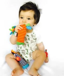 Playgro Pols- En Voetrammelaarset Zebra & Giraf - Set Van 4 Stuks, 2 Polsbandjes En 2 Rammelsokjes -Bekend Babyproducten Winkel 1000x1200