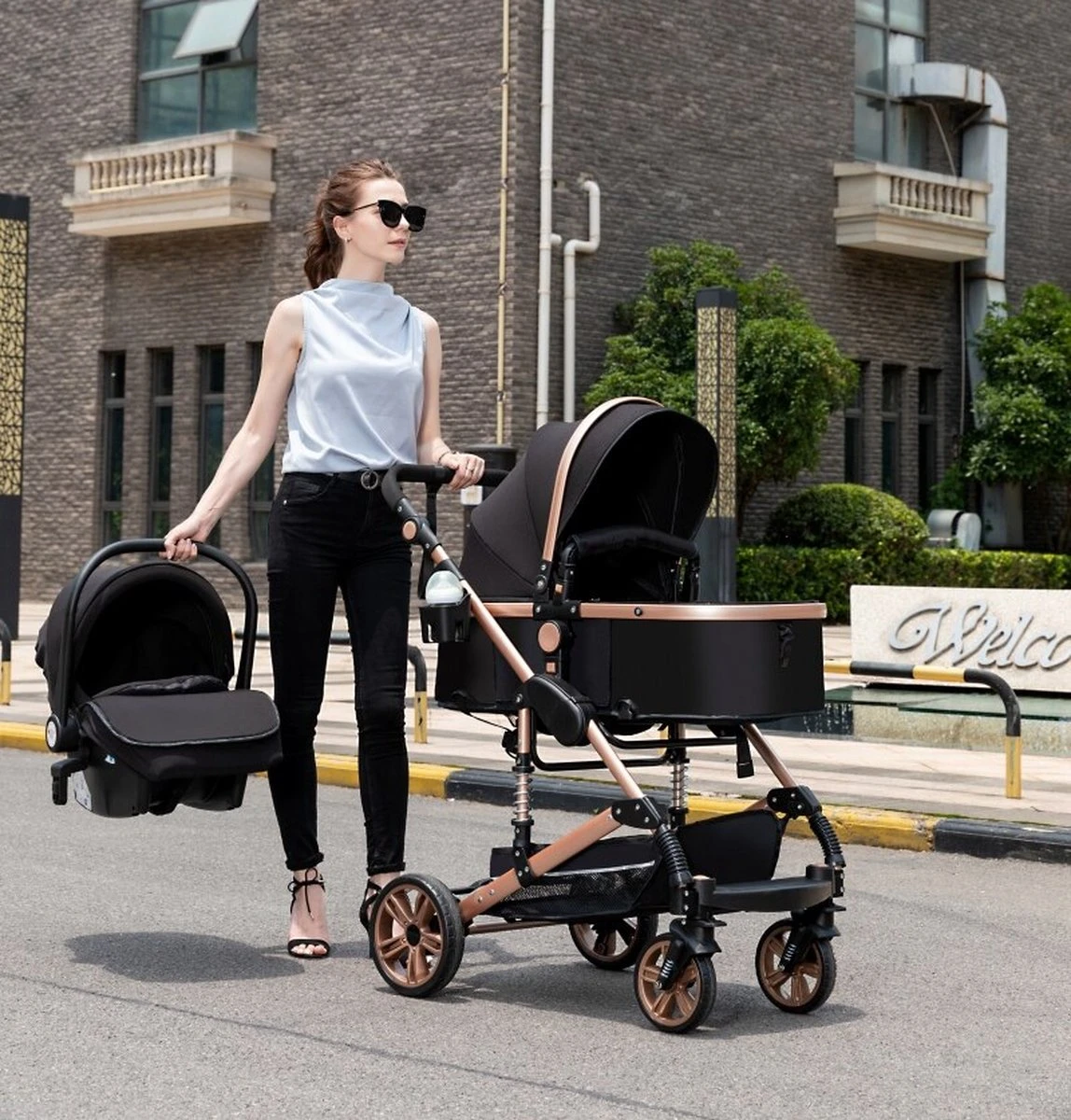 Luxe Kinderwagen 3 In 1 - Wandelwagen - Kinderwagen 3-in-1 Incl Autostoel - Kinderwagen Maxi Cosi – Buggy 3 In 1 - Newborn - Zwart/goud 8 Luxe Kinderwagen 3 In 1 - Wandelwagen - Kinderwagen 3-in-1 Incl Autostoel - Kinderwagen Maxi Cosi – Buggy 3 In 1 - Newborn - Zwart/goud - Afbeelding 6