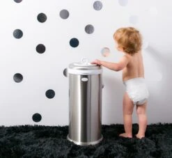 Ubbi® Ubbi Luieremmer - Zilver - Metaal - Geurloos - Geen Navulcassettes Nodig -Bekend Babyproducten Winkel 1200x1105 6