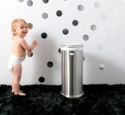 Ubbi® Ubbi Luieremmer - Zilver - Metaal - Geurloos - Geen Navulcassettes Nodig -Bekend Babyproducten Winkel 1200x1106 3