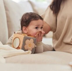 Jollein Activiteitenkubus - Spring Garden -Bekend Babyproducten Winkel 1200x1180 1