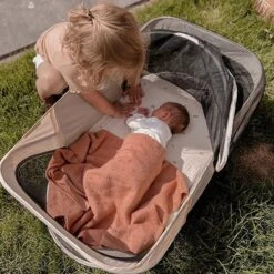 Deryan Infant Deluxe BabyBox Campingbedje - Cream + Inclusief Matras En Klamboe -Bekend Babyproducten Winkel 1200x1200 1006