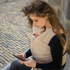 Cuddie Baby Draagdoek - Premium Organic Baby Draagdoek Gemaakt Van Bio Katoen - Newborns Tot 15 Kg - Baby Cadeau - Met Wenskaart - Sand -Bekend Babyproducten Winkel 1200x1200 1146