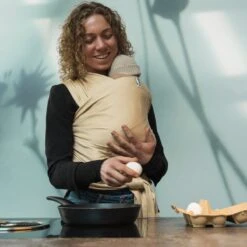 Cuddie Baby Draagdoek - Premium Organic Baby Draagdoek Gemaakt Van Bio Katoen - Newborns Tot 15 Kg - Baby Cadeau - Met Wenskaart - Sand -Bekend Babyproducten Winkel 1200x1200 1147