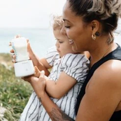 MyBambini's Bottle Warmer Pro™ - Draagbare Baby Flessenwarmer Voor Onderweg - Roze - Geschikt Voor Smalle Hals Flessen Van Dr. Brown's, Difrax, Medela & Nanobebe -Bekend Babyproducten Winkel 1200x1200 116