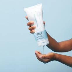 Naïf Reinigende Wasgel - Baby En Kids - 2 X 200ml - Met Natuurlijke Ingrediënten -Bekend Babyproducten Winkel 1200x1200 1719