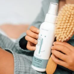 Naïf Easy Styling Haarlotion - Baby En Kind - 150ml - Met Natuurlijke Ingrediënten -Bekend Babyproducten Winkel 1200x1200 1811