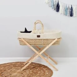 The Little Green Sheep Houten Moses Basket Standaard Hout 13 The Little Green Sheep Houten Moses Basket Standaard Hout -Bekend Babyproducten Winkel 1200x1200 2123