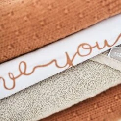 Jollein Baby Laken Ledikant 120x150cm Love You - Caramel -Bekend Babyproducten Winkel 1200x1200 2346