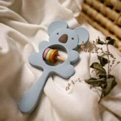 Merkloos Bijtring - Rammelaar - Babys - Speelgoed - Babyspeelgoed - Kraamcadeau - Siliconen - BPA Vrij - Blauw -Bekend Babyproducten Winkel 1200x1200 332