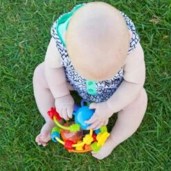 Playgro Speel En Leerbal - Grijp- En Bijtspeelgoed - Klikklak Geluiden - Spiegeltje - Kralen - Cilinder Met Rattelende Ballen -Bekend Babyproducten Winkel 1200x1200 339