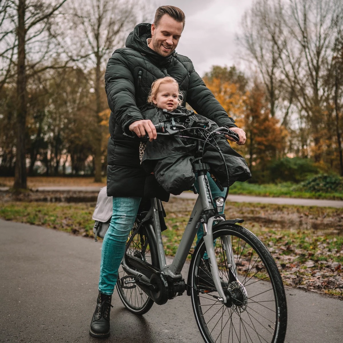 Deryan Bike-a-way Fietsstoeltje Voor - Fiets Regenhoes - Warme Jas En Windbreaker + Regenponcho - Bobike & Yepp 6 Deryan Bike-a-way Fietsstoeltje Voor - Fiets Regenhoes - Warme Jas En Windbreaker + Regenponcho - Bobike & Yepp - Afbeelding 4