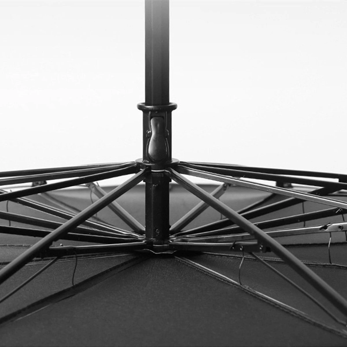 EXTRA GROOT Zonnescherm / Autoparaplu - Binnenkant Voorruit Auto - Opvouwbaar - Hitte En UV Bescherming 148X86cm 5 EXTRA GROOT Zonnescherm / Autoparaplu - Binnenkant Voorruit Auto - Opvouwbaar - Hitte En UV Bescherming 148X86cm - Afbeelding 3