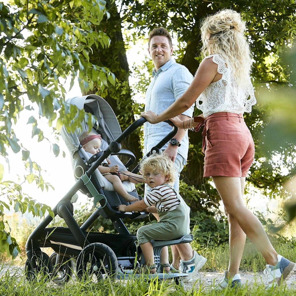Kid-Sit Meerijdplankje Universeel - Met Zitje - Buggyboard - Tot 4 Jaar - Forest Green - Groen 4 Kid-Sit Meerijdplankje Universeel - Met Zitje - Buggyboard - Tot 4 Jaar - Forest Green - Groen - Afbeelding 2