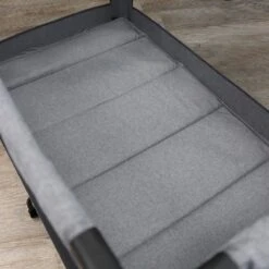 Deryan Luxe Campingbed Compleet - 120x60cm - Bodemverhoger - Verschoonblad - Opbergmand - Grijs -Bekend Babyproducten Winkel 1200x1200 989