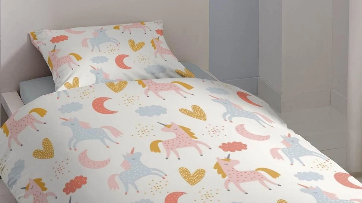 Good Morning Unilove Mini - Dekbedovertrek - Junior - 120x150 Cm - Multi Kleur 6 Good Morning Unilove Mini - Dekbedovertrek - Junior - 120x150 Cm - Multi Kleur - Afbeelding 4