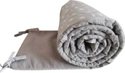Quilola Bedbumper Stars Grey - Bed Zijbeschermers - Anti Stootrand - Bedomrander 180x30 Cm -Bekend Babyproducten Winkel 1200x698 4