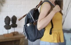 Periwinkle - Luiertassen - Waterproof Baby Verzorgingstas - Baby Rugzak - Luiertas - Verzorgingstas - Linnen - Bordeaux -Bekend Babyproducten Winkel 1200x772 6