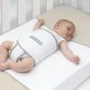 Snoozzz Slaapwikkel Regular - Baby Slaaphulp - Voorkomt Voorkeurshouding - Geschikt Voor Wieg En Ledikant - 0+ Maanden - Wit/Grijs - 180 X 50 Cm -Bekend Babyproducten Winkel 1200x793 3