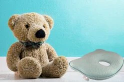 Baby IQ Orthopedisch Baby Hoofdkussen – Traagschuim – Tegen Plat Achterhoofd – Baby Kussen Plat Hoofd - Kraamcadeau – Blauw – Incl Gratis Bandana Slabber -Bekend Babyproducten Winkel 1200x799 104