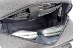 Brisby Slijtvaste Luiertas – Verzorgingstas – Met Buggymontage - Lichtgrijs -Bekend Babyproducten Winkel 1200x799 15