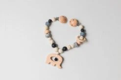 Wagenspanner Olifant - Musthave 2021 - Baby Wagenspanner Hout - Vrolijke Kinderwagenspanner - Eenvoudig Te Bevestigen - Kraamcadeau Voor Jongens En Meisjes - Baby Cadeau -Bekend Babyproducten Winkel 1200x800 101