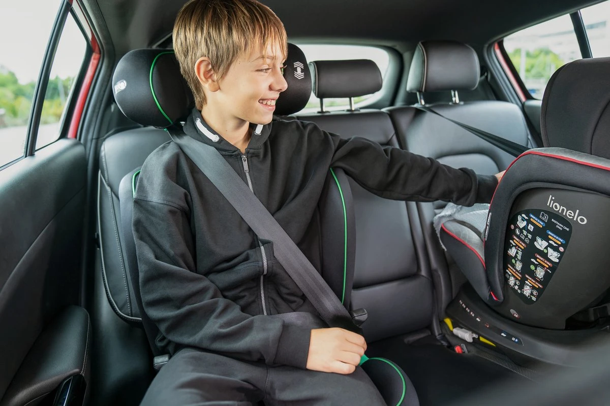 Lionelo Neal - Premium Autostoel - Hoofdsteunverstelling - Ventilatiesysteem - ISOFIX Tot 12 Jaar 9 Lionelo Neal - Premium Autostoel - Hoofdsteunverstelling - Ventilatiesysteem - ISOFIX Tot 12 Jaar - Afbeelding 7