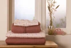 Little Dutch Ledikantdeken Little Pink Flowers 9 Little Dutch Ledikantdeken Little Pink Flowers -Bekend Babyproducten Winkel 1200x800 559