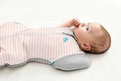 Love To Dream™ Babyslaapzak Swaddle Up™ - Inbakeren Afbouwen - Baby 6-9 Maanden - 8.5-11 Kg - All Season - Oud Roze -Bekend Babyproducten Winkel 1200x801 30