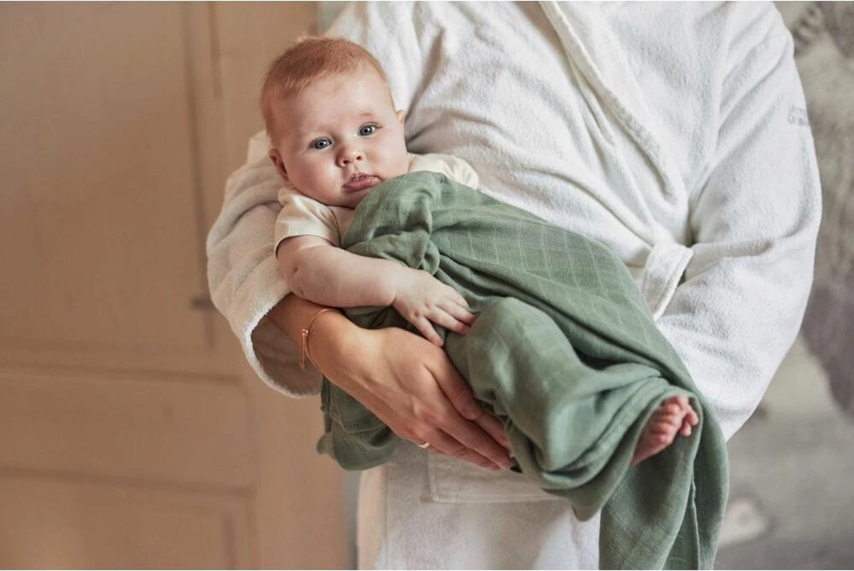 Jollein Baby Deken Ledikant 100x150cm Basic Knit - Forest Green 11 Jollein Baby Deken Ledikant 100x150cm Basic Knit - Forest Green - Afbeelding 9