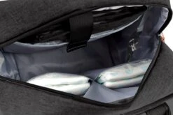 Brisby Slijtvaste Luiertas – Verzorgingstas – Met Buggymontage - Zwart -Bekend Babyproducten Winkel 1200x803 7