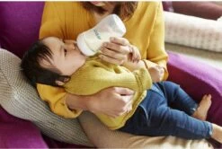 Philips Avent Natural Babyfles - SCF034/27 Babyfles (1m+) Voor Langzame Toevoer - 2x -Bekend Babyproducten Winkel 1200x808