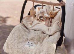 Jollein Voetenzak Voor Autstoel & Kinderwagen Boucle - Naturel -Bekend Babyproducten Winkel 1200x879 3