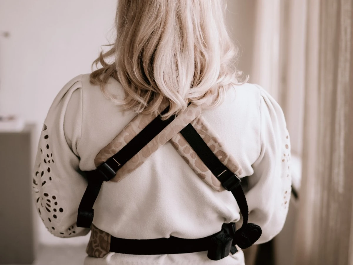 Draagzak - Cross & Go - Pure Baby Love - Panter Taupe - Maat 44 T/m 74 4 Draagzak - Cross & Go - Pure Baby Love - Panter Taupe - Maat 44 T/m 74 - Afbeelding 2