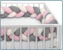 Sevibaby Roze 3-in-1 Braided Bedbumper En Babynest 521-2 -Bekend Babyproducten Winkel 1200x953 2
