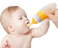 Baby Knijpfles - Baby Knijpfles Met Lepel - 90ml - Blauw - Feeding Spoon - Flesje Met Lepel - Knijpfles - Silicone - Babyfles - Roze -Bekend Babyproducten Winkel 1200x999