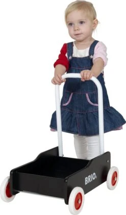 BRIO Zwarte Loopwagen - 31351 15 BRIO Zwarte Loopwagen - 31351 -Bekend Babyproducten Winkel 704x1200 1