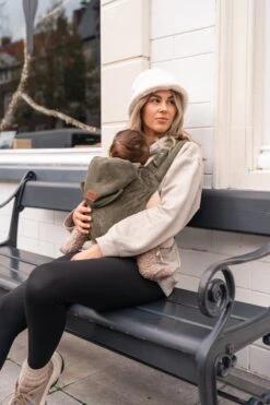 ByKay - Draagzak - Click Carrier Classic - Moss Green -Bekend Babyproducten Winkel 799x1200 56