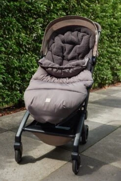 Jollein Voetenzak Voor Buggy & Wandelwagen - Grey -Bekend Babyproducten Winkel 800x1200 106