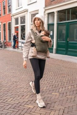 ByKay - Draagzak - Click Carrier Classic - Moss Green -Bekend Babyproducten Winkel 800x1200 125