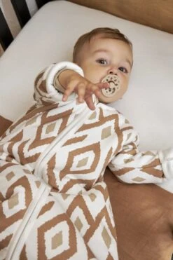 Meyco Ikat/Uni Wieglaken - 2-pack - Sand/toffee - 75x100cm -Bekend Babyproducten Winkel 800x1200 227