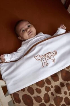 Meyco Ledikant Laken Cheetah Animal - 100x150cm - Camel -Bekend Babyproducten Winkel 800x1200 394