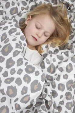 Meyco Panter Dekbedovertrek Ledikant - Neutral - 100x135cm -Bekend Babyproducten Winkel 800x1200 425