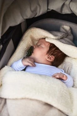 Jollein Voetenzak Voor Autostoel & Kinderwagen - Bliss Knit - Nougat -Bekend Babyproducten Winkel 800x1200 98