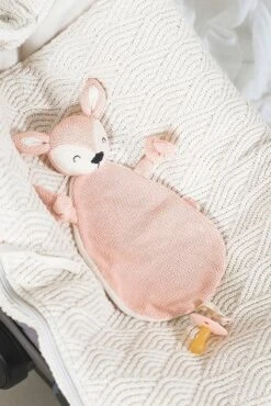 Jollein Knuffeldoekje Deer - Pale Pink -Bekend Babyproducten Winkel 801x1200 36
