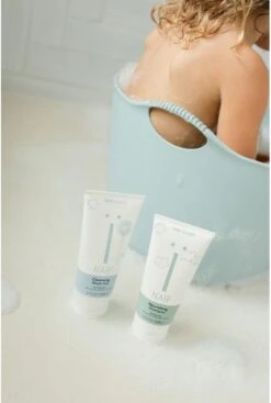 Naïf Baby Wasgel & Shampoo - Voordeelverpakking - Babyverzorging - 2 X 200 Ml - Met Natuurlijke Ingrediënten 11 Naïf Baby Wasgel & Shampoo - Voordeelverpakking - Babyverzorging - 2 X 200 Ml - Met Natuurlijke Ingrediënten -Bekend Babyproducten Winkel 808x1200 6