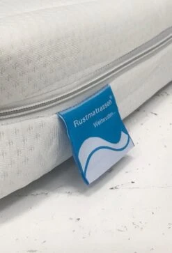 Ledikant Matras 60x120 X14cm Koudschuim Hybrid Matras Met Anti-allergische Wasbare Hoes / Tijk Met Rits 12 Ledikant Matras 60x120 X14cm Koudschuim Hybrid Matras Met Anti-allergische Wasbare Hoes / Tijk Met Rits -Bekend Babyproducten Winkel 817x1200 5