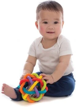 Playgro Buigbare Bendy Ball - Grijp- En Bijtspeelgoed - Incl Rammelaar - Activiteitenbal -Bekend Babyproducten Winkel 854x1200