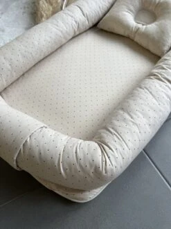 Bébélunes - ToGo Dot Beige - Babynest - Beige - 30x50 - Inclusief Kussen -Bekend Babyproducten Winkel 899x1200 29