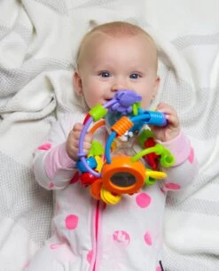 Playgro Speel En Leerbal - Grijp- En Bijtspeelgoed - Klikklak Geluiden - Spiegeltje - Kralen - Cilinder Met Rattelende Ballen -Bekend Babyproducten Winkel 969x1200 4